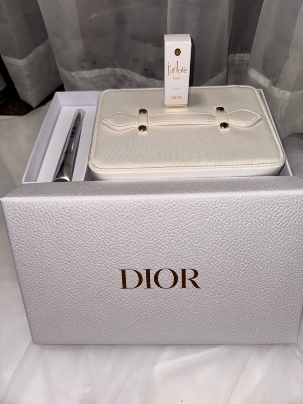 NWT Dior Ivory Vanity Case Platinum Member Welcome Gift Set - Picture 5 of 5